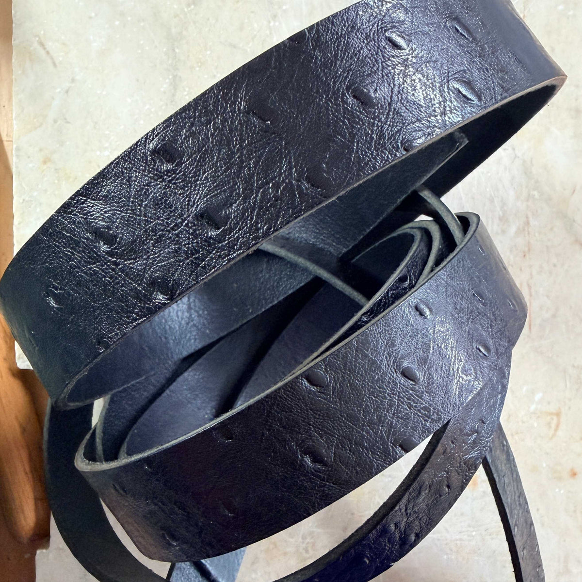Ceinture femme Germaine fine en cuir – Boucle torsadée
