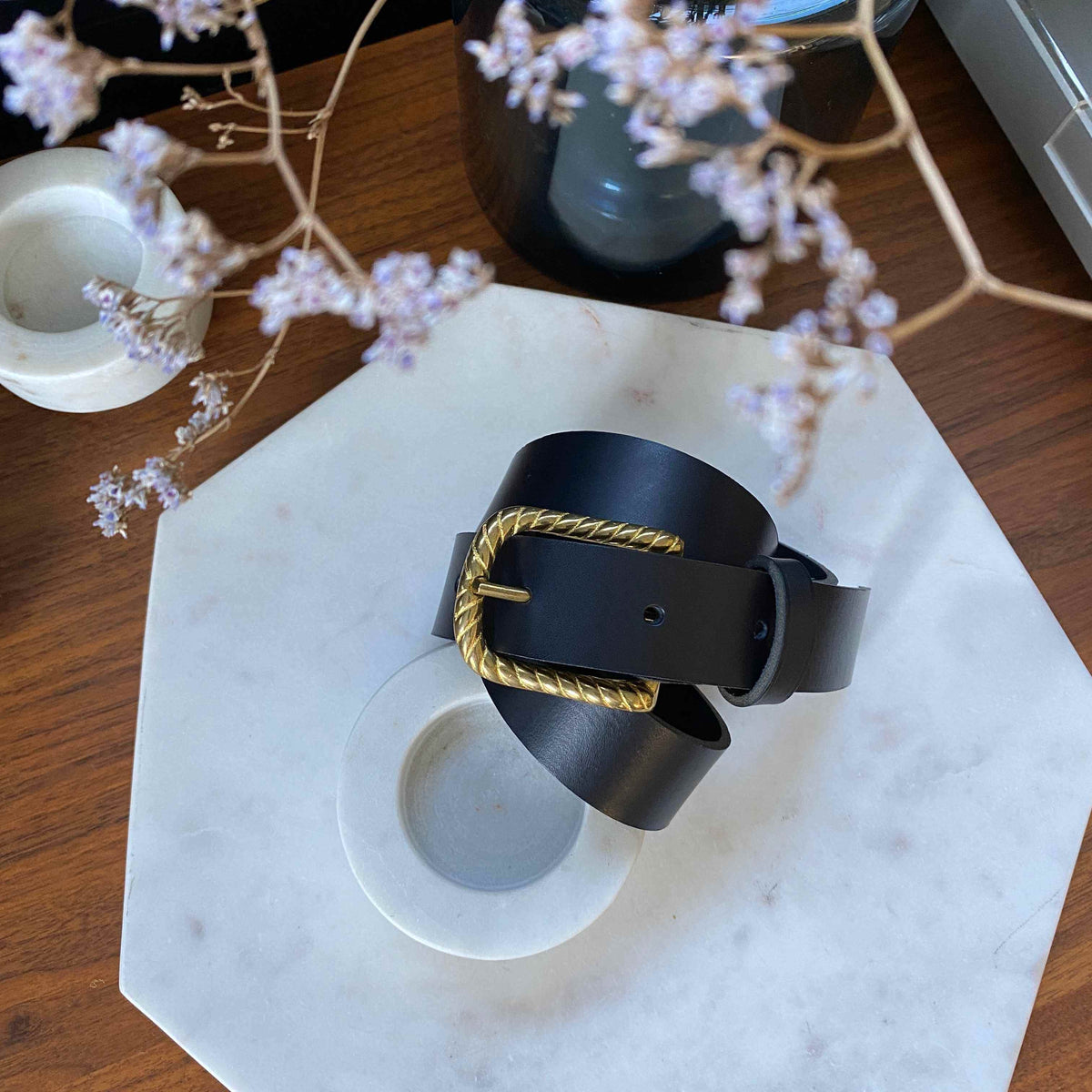 Ceinture femme Germaine large en cuir – Boucle torsadée